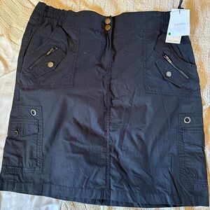 Women’s Calvin Klein skirt.